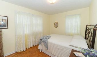 106 S Clark St, Adrian, MO 64720