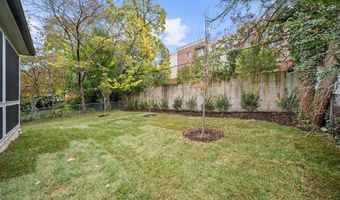 2133 N OAKLAND St, Arlington, VA 22207