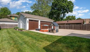 26 S Chestnut Ave, Arlington Heights, IL 60005