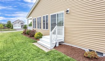 4 Candlelight Ln, Bellingham, MA 02019
