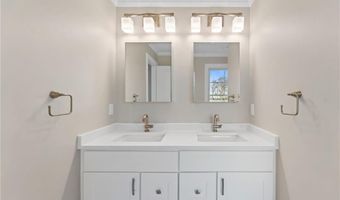 25 Scallop Shell Rd, Narragansett, RI 02882