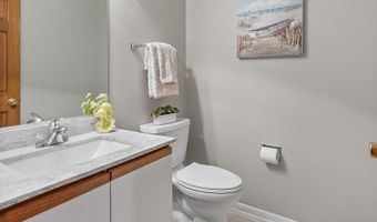 14 Hampton Ct, Algonquin, IL 60102