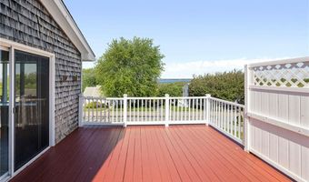 23 Algonquin Dr, Middletown, RI 02842