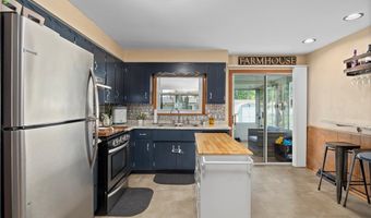 310 N Woodhill Dr, Amherst, OH 44001