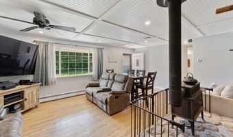 102 Pumpkin Hill Rd, Ashford, CT 06278