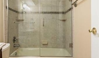 8502 WOODBINE Ln, Annandale, VA 22003