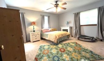 3288 Spring Valley Rd, Akron, OH 44333
