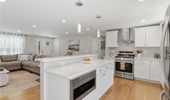 1864 Flat River Rd, Coventry, RI 02816