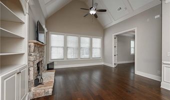 62 Cedarcrest Village Ct, Acworth, GA 30101