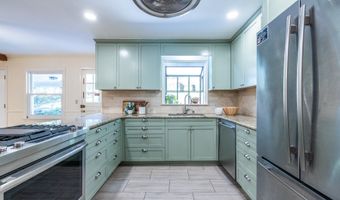 1067 Hess Dr, Avondale Estates, GA 30002