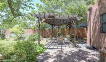 525 SOLANO Dr SE, Albuquerque, NM 87108