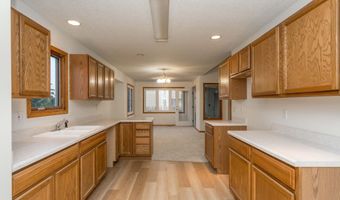 809 NE 5th St, Ankeny, IA 50021