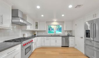 29846 Triunfo Dr, Agoura Hills, CA 91301