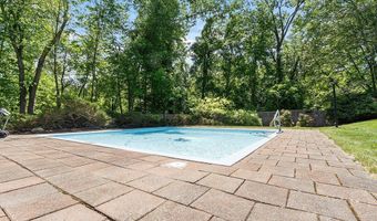 525 Tumbling Hawk 525, Acton, MA 01720