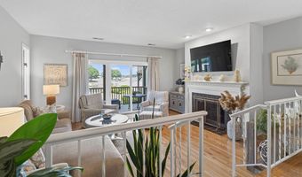 42 Turtle Bay Dr 42, Branford, CT 06405
