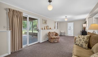 40 Cedar Rd, Clinton, CT 06413