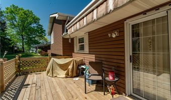 905 Roosevelt Ave, Aliquippa, PA 15001