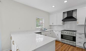 7260 Fawn Lake Dr, Alpharetta, GA 30005