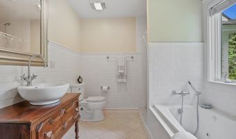 78 Hoyts Hl, Bethel, CT 06801