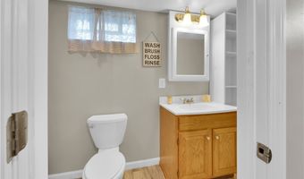 42 N Navarre Ave, Austintown, OH 44515