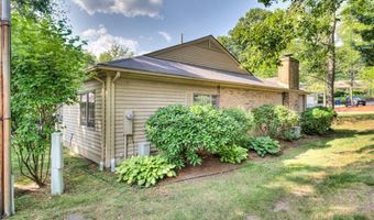 123 Pine Glen Dr, East Greenwich, RI 02818