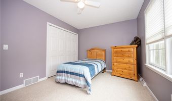 11686 Parkwood Dr, Alden, NY 14004