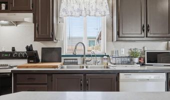 411 Birch Ct, Benton City, WA 99320
