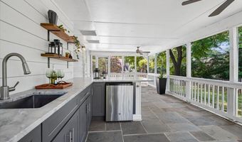 3831 N VERNON St N, Arlington, VA 22207
