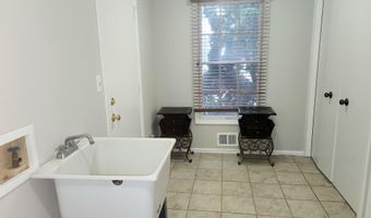 1660 Pond Shore Dr, Ann Arbor, MI 48108