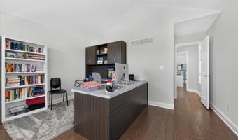 3062 N Spurway Dr, Ann Arbor, MI 48105