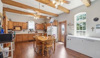 922 3rd Ave, Ackley, IA 50601