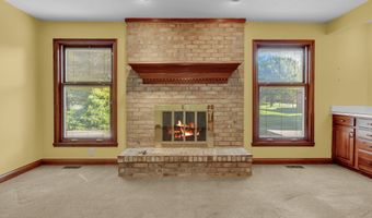 356 Southcreek Dr S, Indianapolis, IN 46217