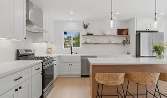 2610 Chestnut Ave, Carlsbad, CA 92010