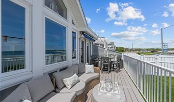 19 Beach St 13, Narragansett, RI 02882