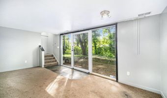 1020 Traver Ct, Ann Arbor, MI 48105