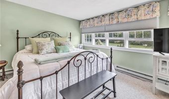 39 Cedar Dr, Danbury, CT 06811
