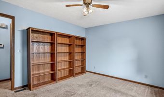 1006 Baretta Ct, Aurora, MO 65605