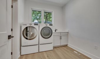 2707 1st St, Arnolds Park, IA 51331
