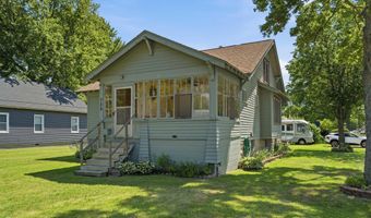 729 Smith St, Algonac, MI 48001