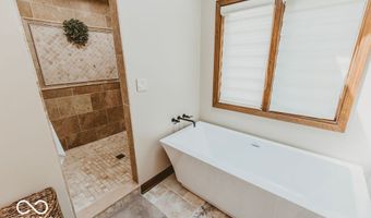 6712 Forrest Commons Blvd, Indianapolis, IN 46227