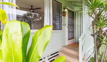 691 Kihapai St B, Kailua, HI 96734