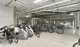 635 SLATERS Ln G-01, Alexandria, VA 22314