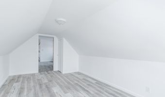 33 E 42ND St 4, Bayonne, NJ 07002