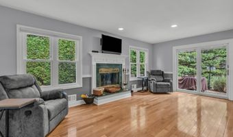 34 Serpentine Dr, Atlantic Highlands, NJ 07716