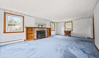 32 Loveland Ln, Bristol, CT 06010