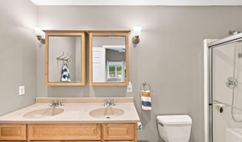 906 Delaware Dr, Buffalo, WY 82834