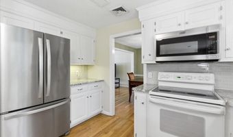27 Kennel Hill Dr, Beverly, MA 01915