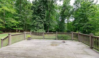 610 Deep Woods Dr, Aurora, OH 44202