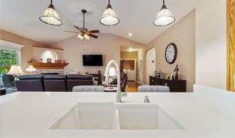 18 Yarmouth Dr, Bella Vista, AR 72715