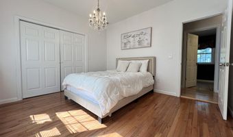 19 W Shore Ave, Manchester, NH 03109